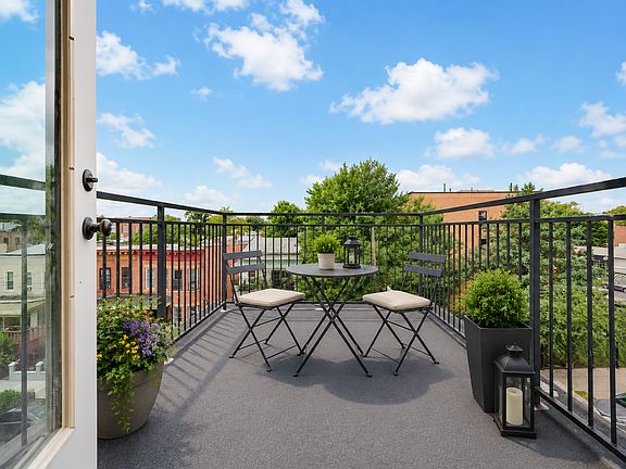 5th image of 431 Warwick St #2F