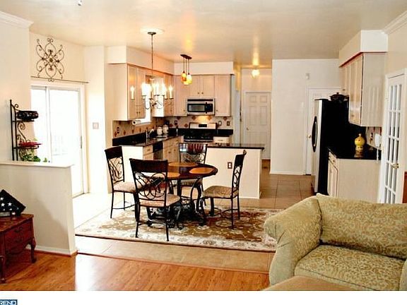 2nd image of 41 Foxchase Dr