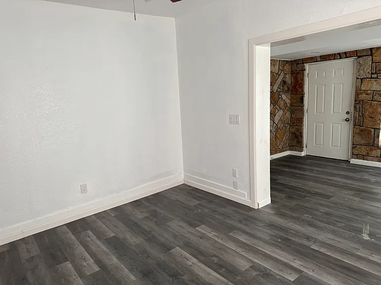 910 Elizabeth St #902 — Photo 8