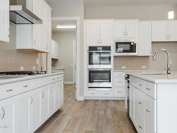 4th image of 1239 E JUDE Lane