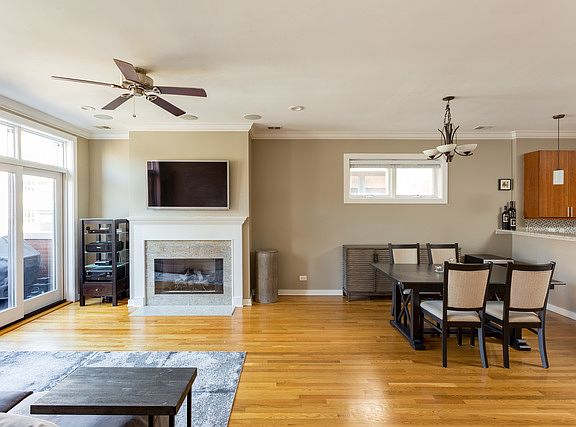 4th image of 679 N Peoria St APT 4N