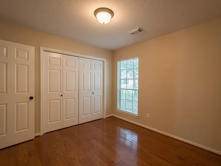 16015 Lausanne Dr — Photo 18
