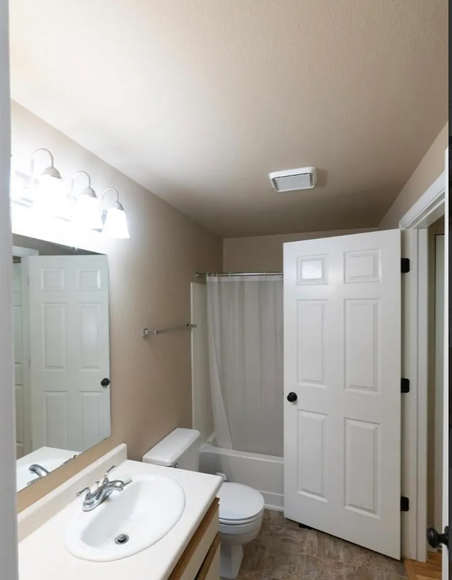 2 bed, 1067 sqft, $1,900 — Photo 4