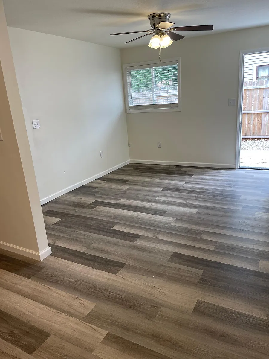 Building Photo - 111 E Redd St #3