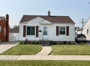 13225 Backus St, Southgate, MI 48195