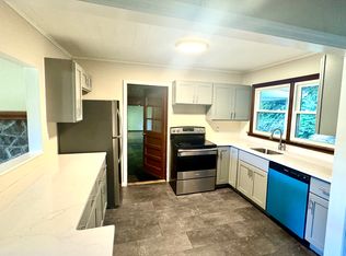 83 Southlake Rd, Kent Lakes, NY 10512