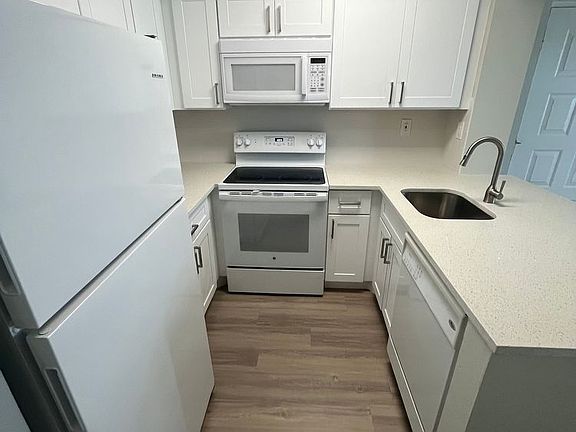 2nd image of 752 Executive Center Dr APT 24