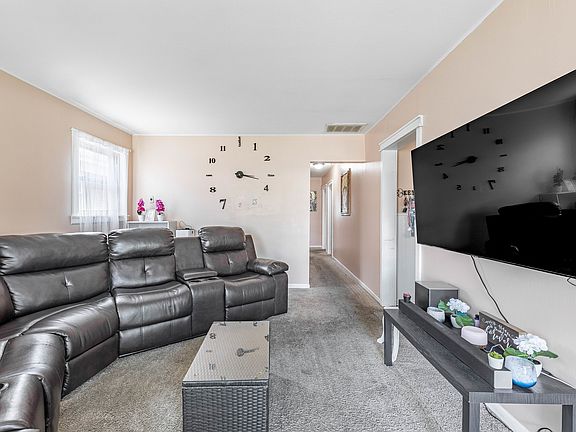 4th image of 7764 Lawler Ave