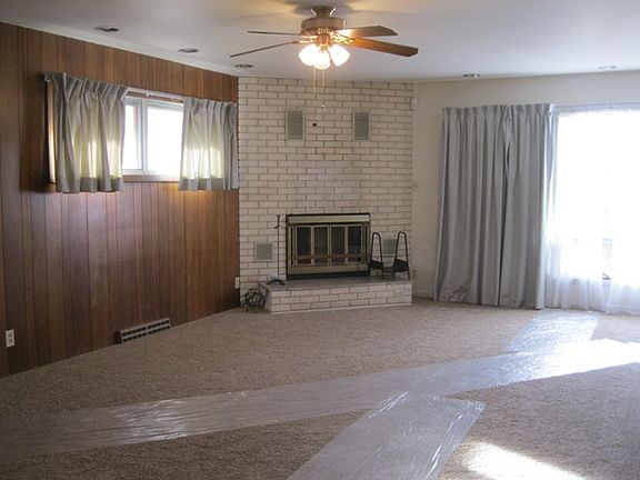 3rd image of 1209 Knight St