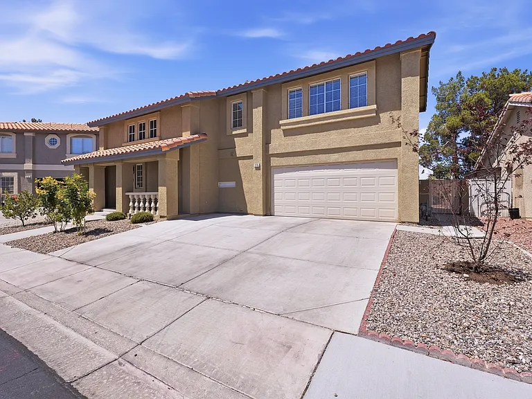 #GuardianRealty 275 Adorno Dr Henderson Home Rental Pool front _07242026