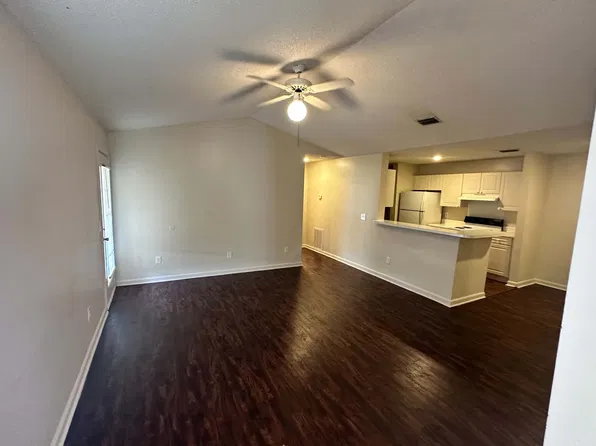 571 Plaza Dr, Monroe, GA