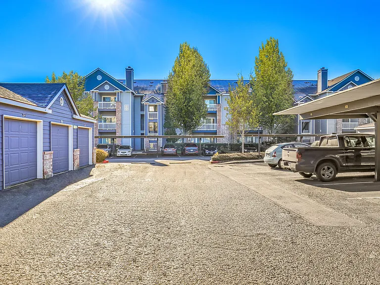 Grove at Orenco Station Apartments — Photo 40