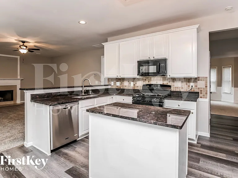 3215 Maple Terrace Dr — Photo 6