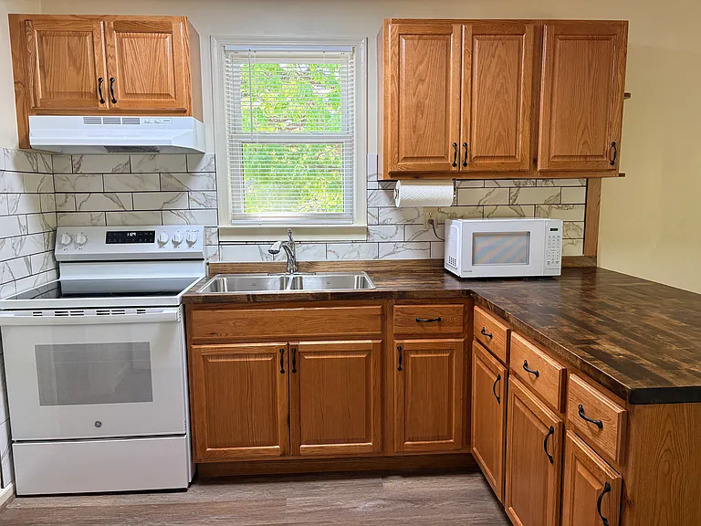 6247 Jefferson Park Rd #H — Photo 2
