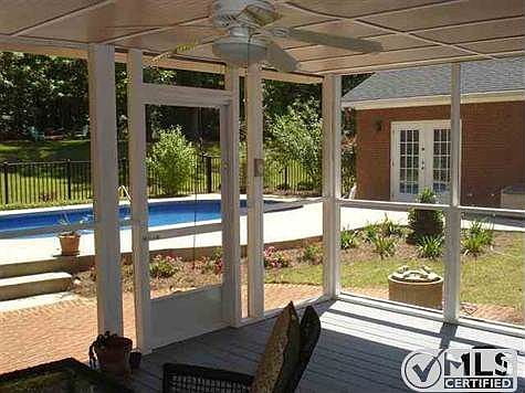 4th image of 269 Thornberg Dr