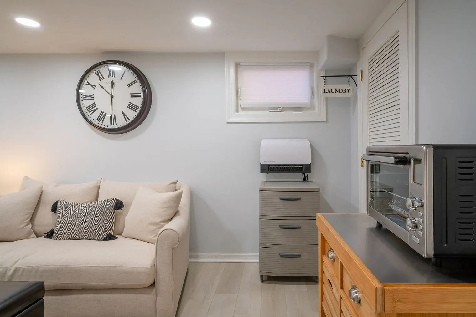 3 bed, 2.0 bath, 1140 sqft, $5,460 — Photo 2