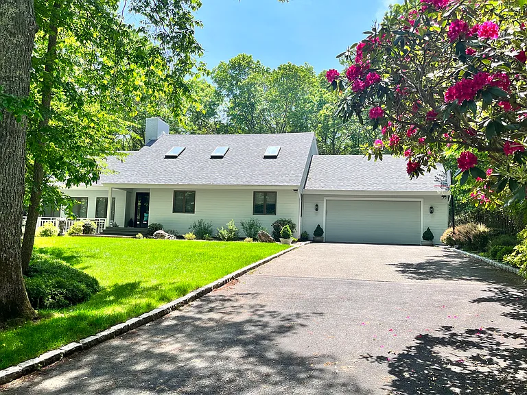 34 Rolling Hill Ct E — Photo 21