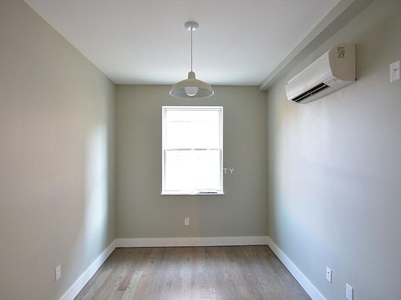 2nd image of 806 Saint Johns Pl #4F
