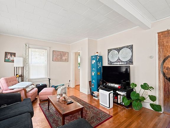 5th image of 33-37 Cottage St