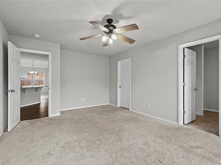 313 Woodcreek St — Photo 14