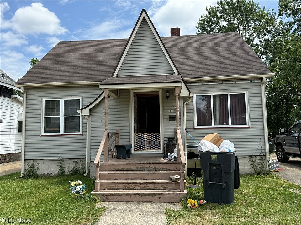 1st image of 208 Oregon Ave NW