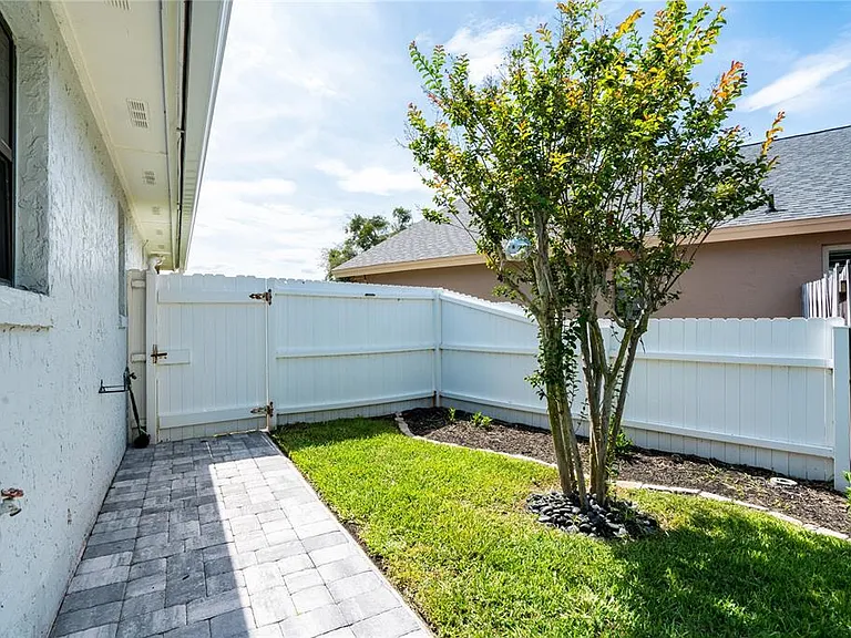1463 E Brookshire Ct — Photo 22