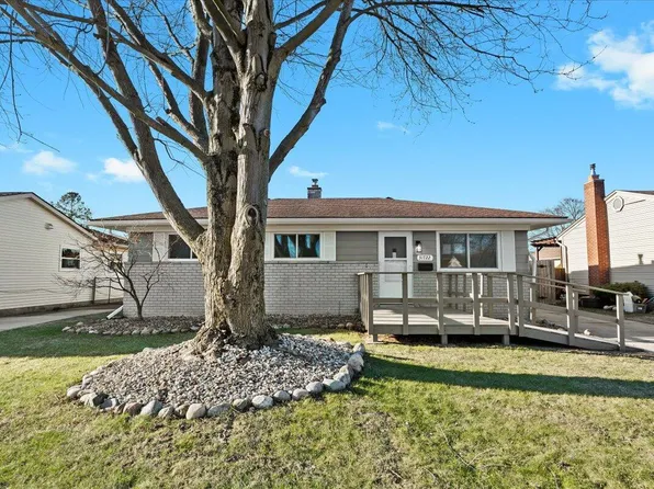 31722 Lafler Dr, Rockwood, MI 48173