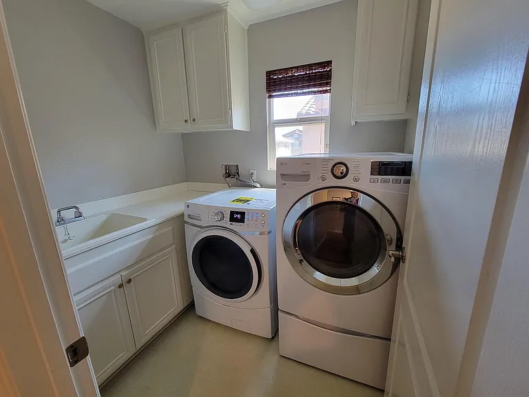 Laundry room on 2nd floor