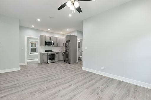 4th image of 6043 N Winthrop Ave #1