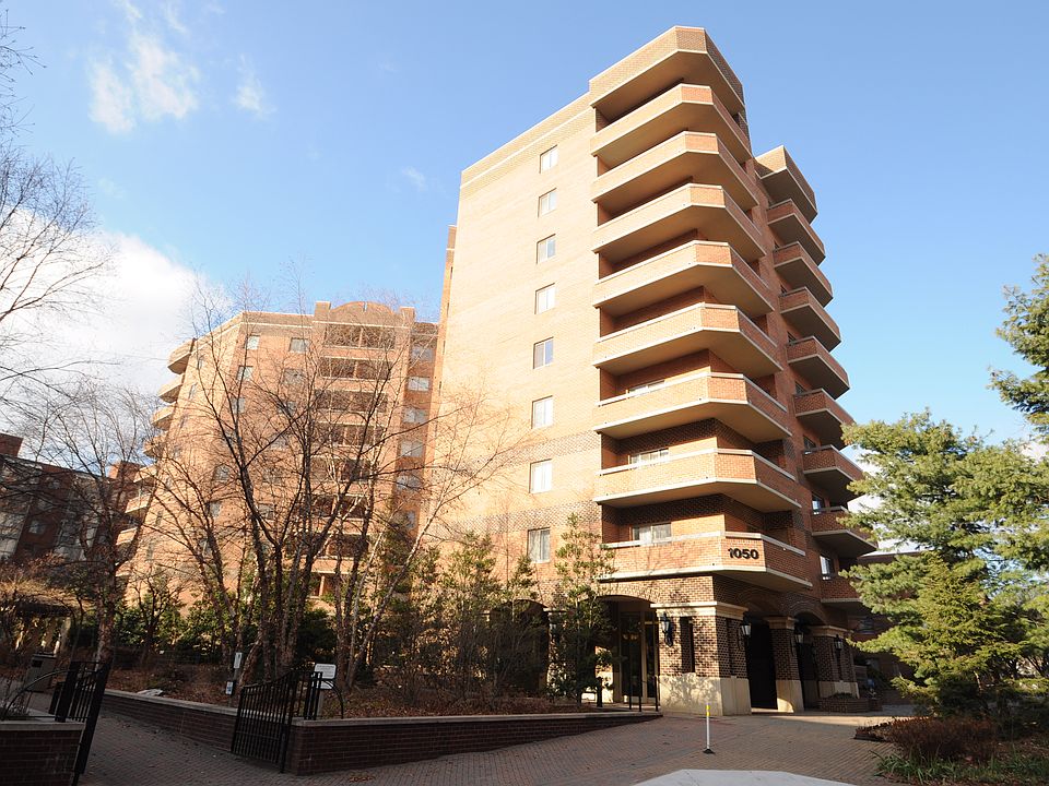 1st image of 1050 N Stuart St APT 226