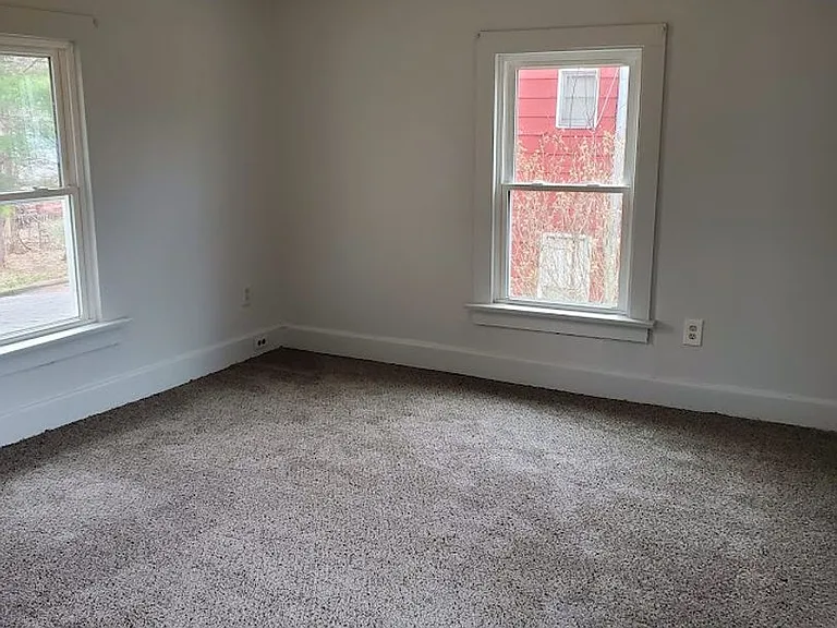 131 Wadsworth Ave — Photo 15