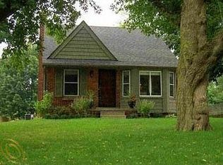 3555 Oakshire Dr, Waterford, MI 48328