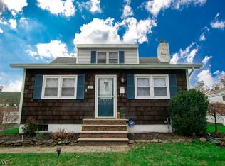 63 Wenonah Ave, Lake Hiawatha, NJ