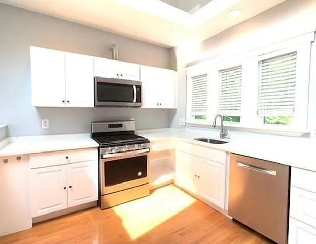 323 Bainbridge St #2 — Photo 9