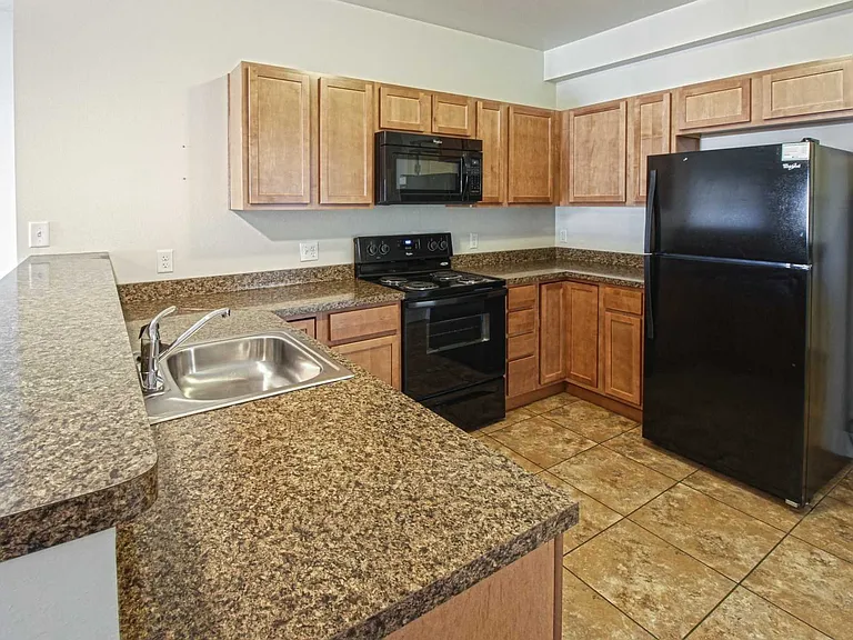 Auburn Ridge Apartments — Photo 18