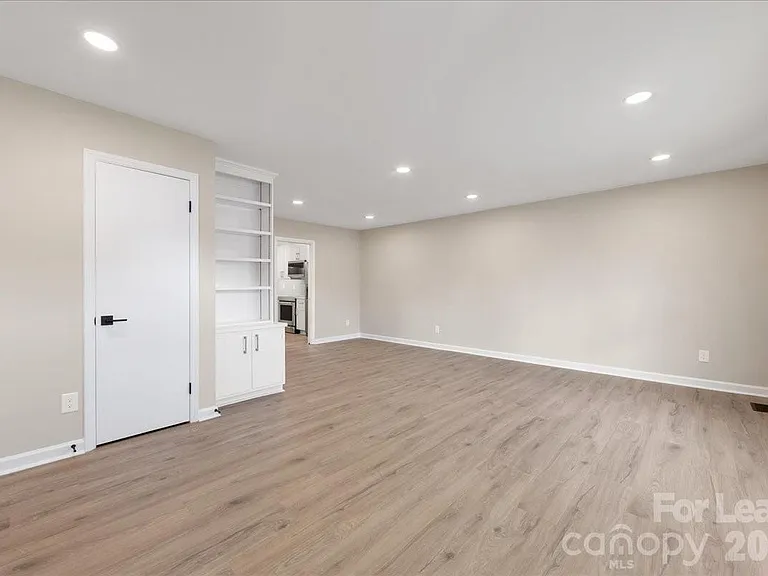 4706 Walden Ct — Photo 7