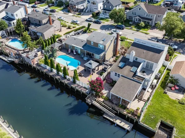 720 Farmers Avenue, Bellmore, NY 11710