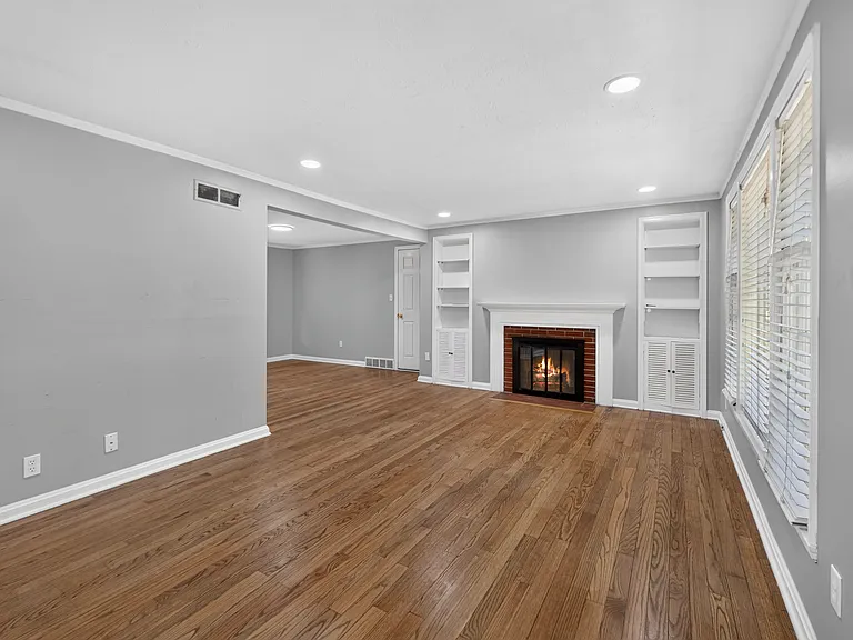 7318 Rosewood St — Photo 7