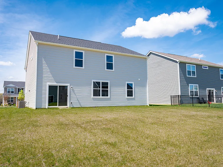 1573 Crest Dr — Photo 18