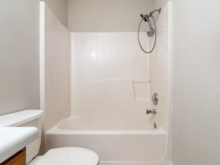 427 Red Coat Ln — Photo 20