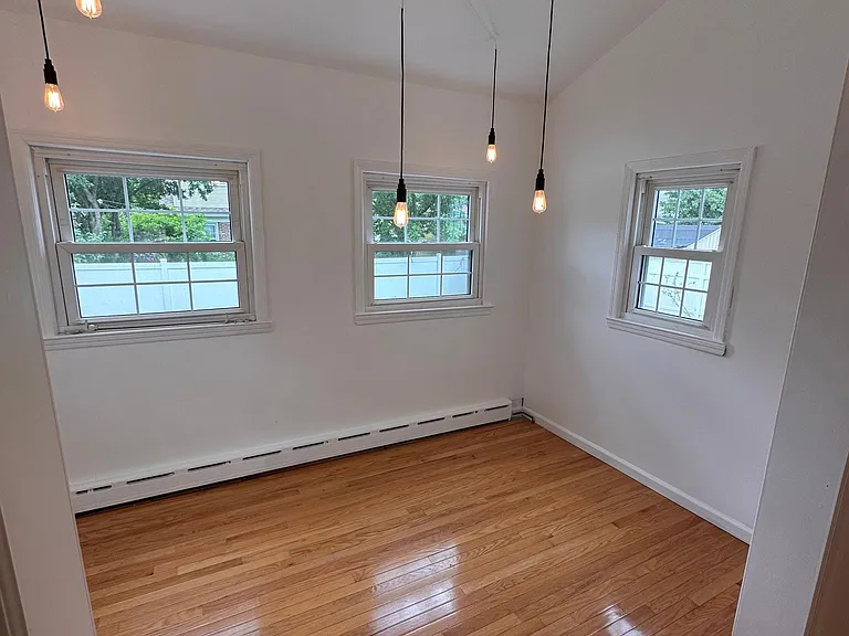 34 Edgewood Rd — Photo 5