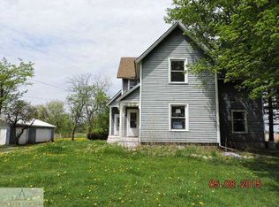 28 1st St, Sunfield, MI 48890