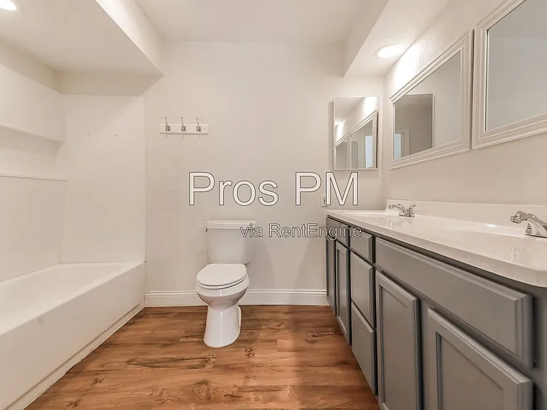 9512 Amberton Pkwy — Photo 14