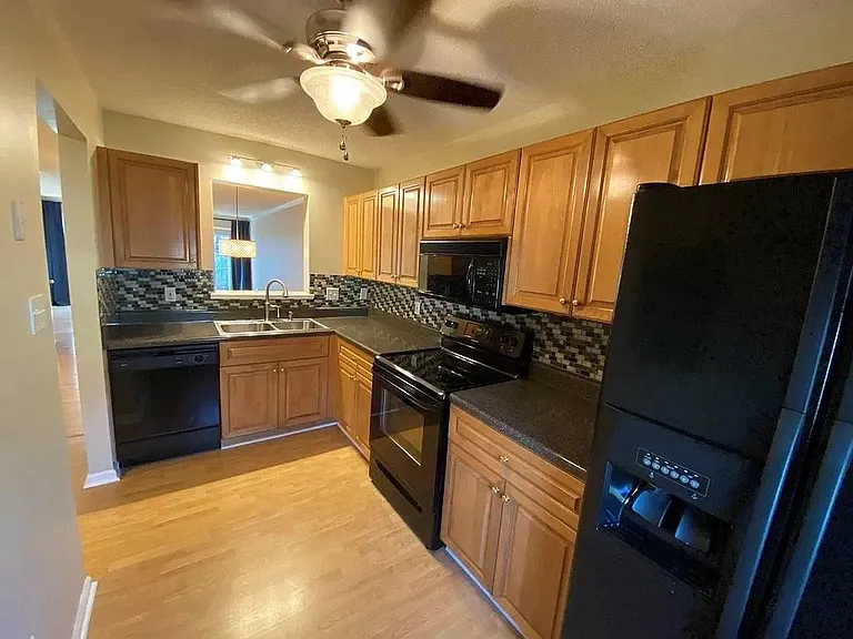 4710 Brookwood Dr — Photo 16
