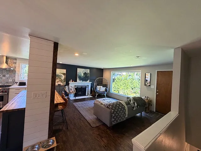 17339 1st Ave NW — Photo 2
