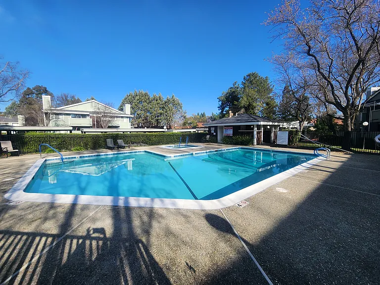 201 Compton Cir #D — Photo 20
