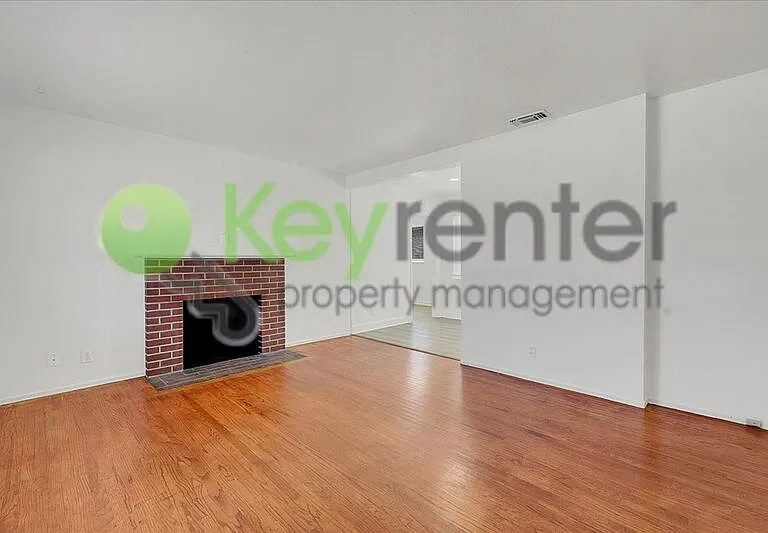 2776 Kerria Way — Photo 3
