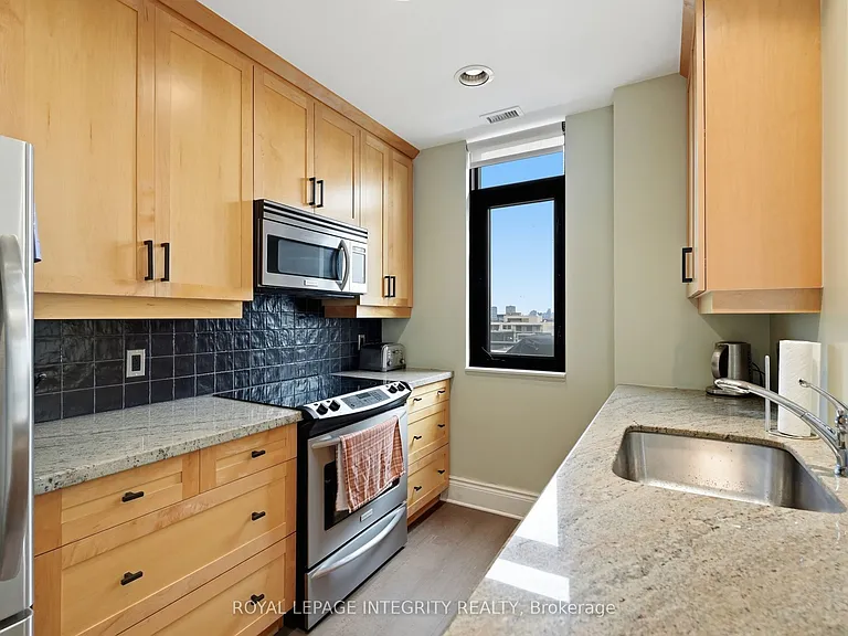 420 Berkley Ave #802 — Photo 10