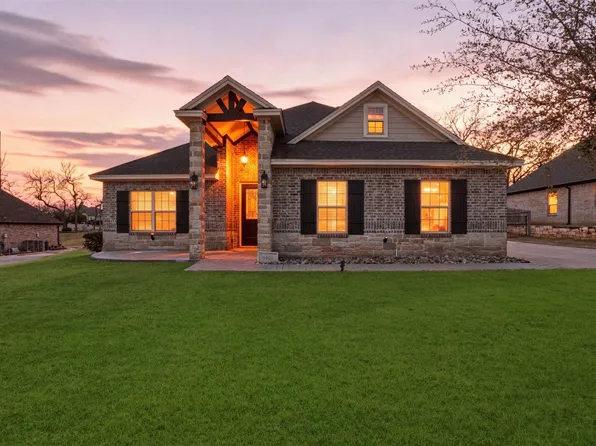 6403 Westover Dr, Granbury, TX 76049