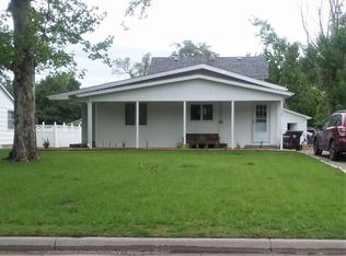 222 W Lincoln St, Moundridge, KS 67107